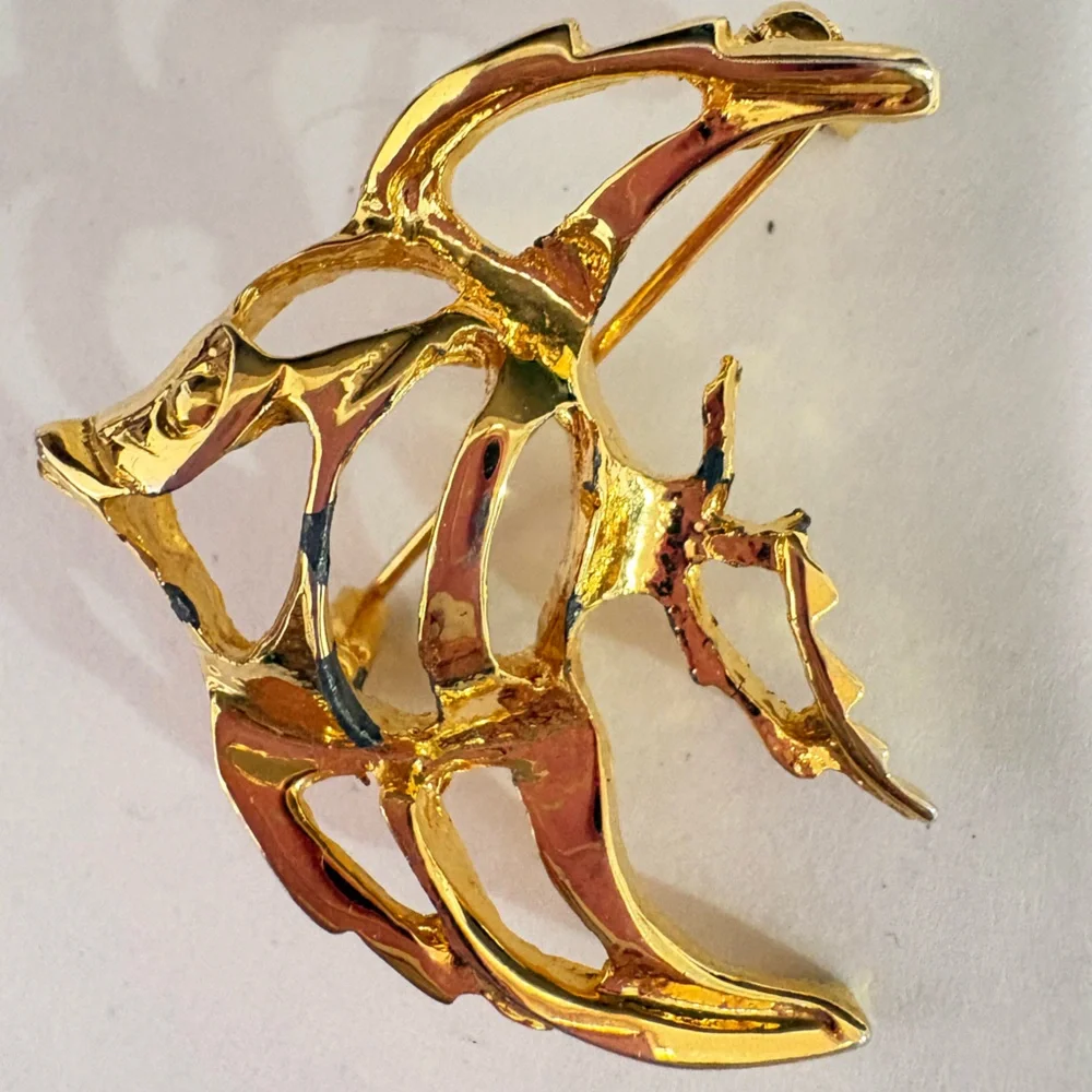 Vintage Gold-Tone fish Brooch